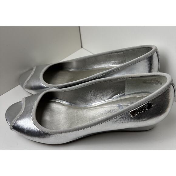 Vintage Anne Klein Sport CAMRYNE Silver OpenToe Wedge Pumps, Sz 11, 15-100 - Picture 2 of 9